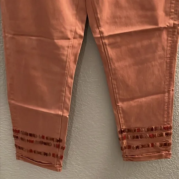 NWT Driftwood Mauve Embroidered Stitch Cuffed Leg Khaki Pants SZ M Drawstring - Picture 3 of 8